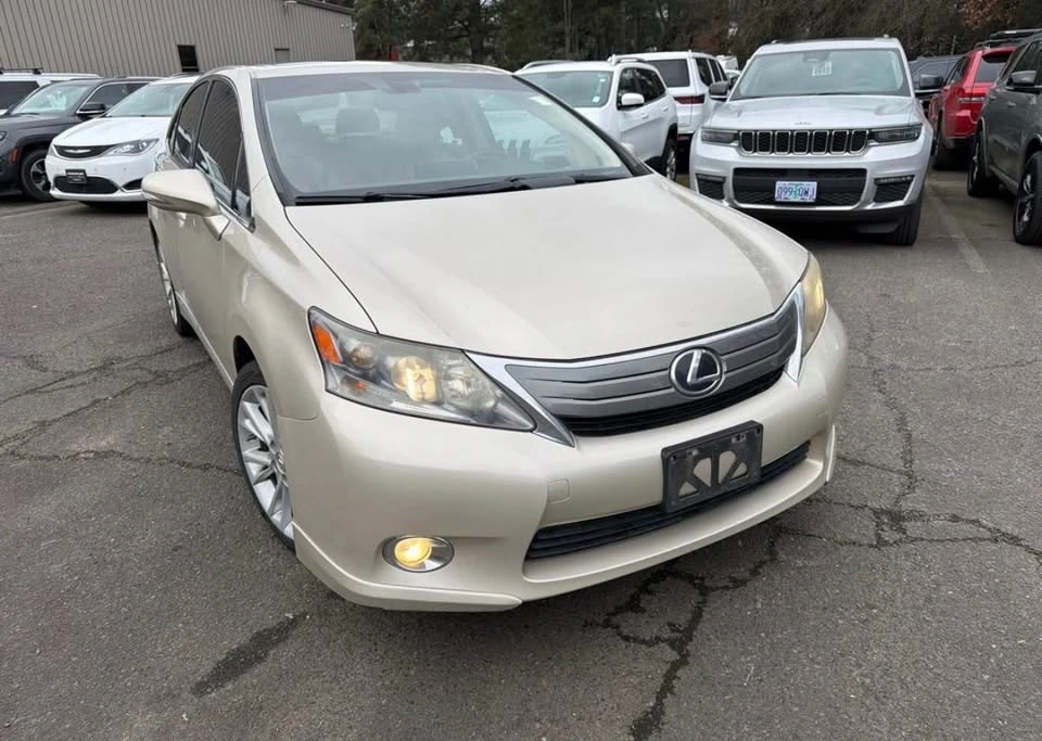 2011 Lexus HS - Image 2 of 8