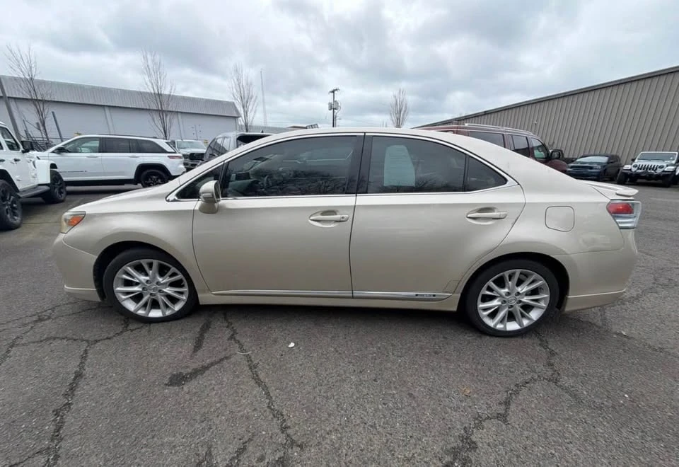 2011 Lexus HS - Image 4 of 8