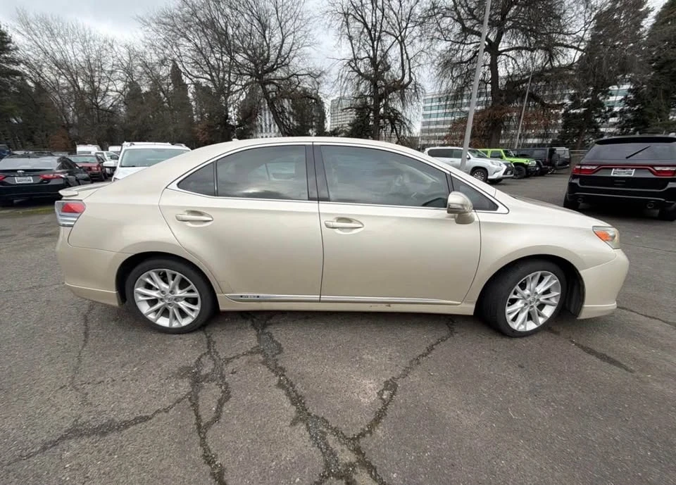 2011 Lexus HS - Image 3 of 8