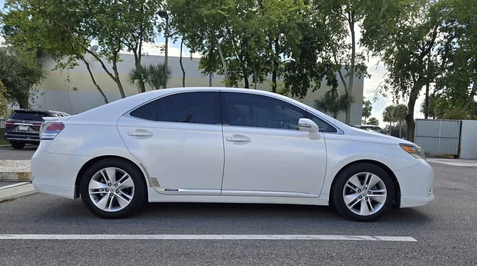 2011 Lexus HS - Image 5 of 16