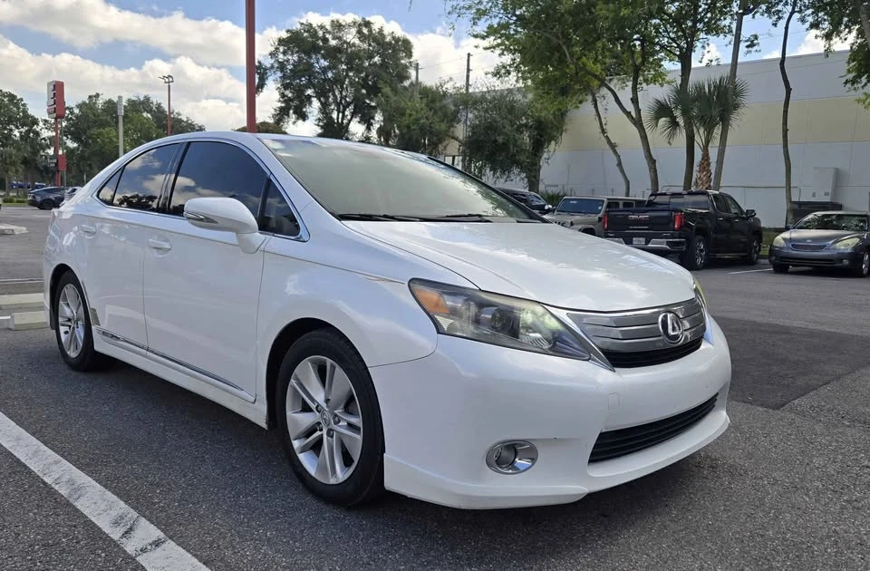 2011 Lexus HS - Image 3 of 16