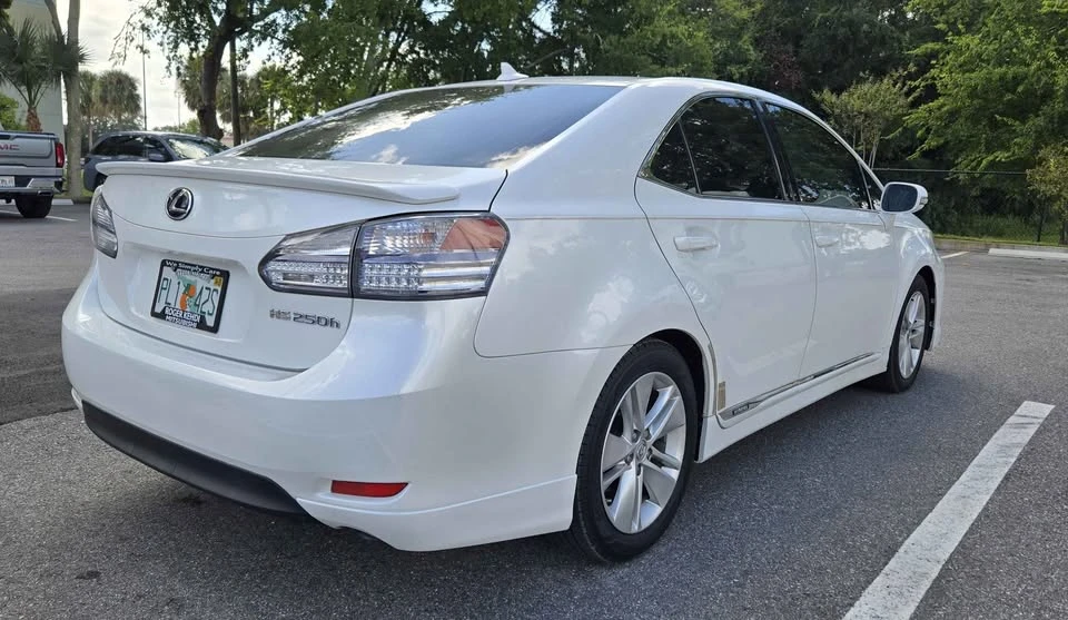2011 Lexus HS - Image 2 of 16