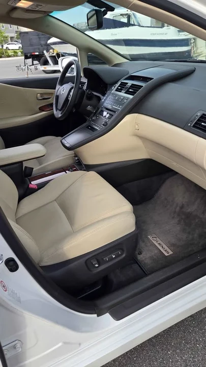 2011 Lexus HS - Image 6 of 16