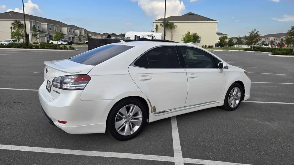 2011 Lexus HS - Image 5 of 16