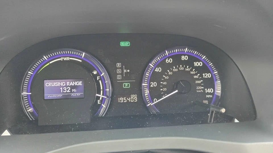 2011 Lexus HS - Image 12 of 16