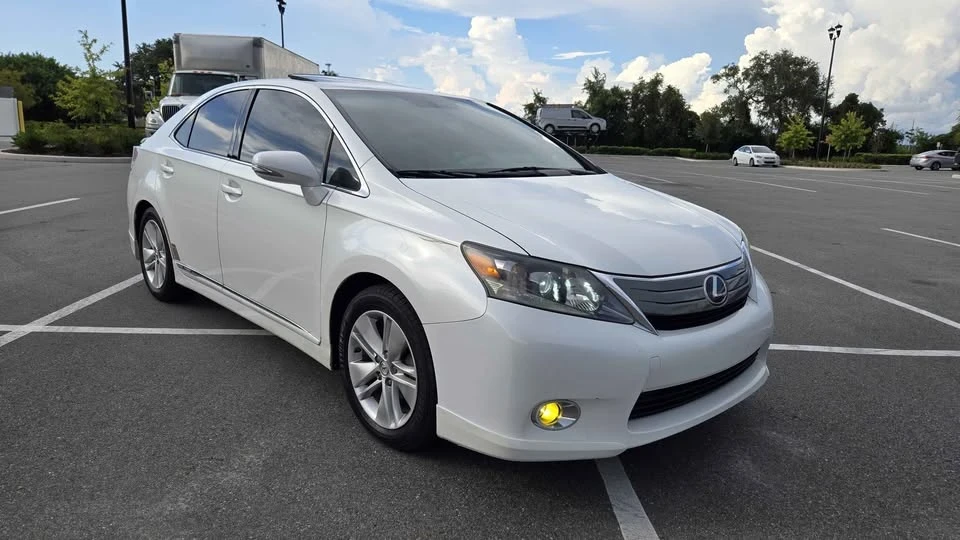 2011 Lexus HS - Image 4 of 16