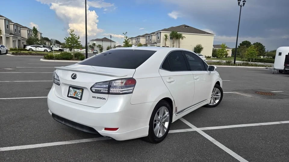 2011 Lexus HS - Image 2 of 16