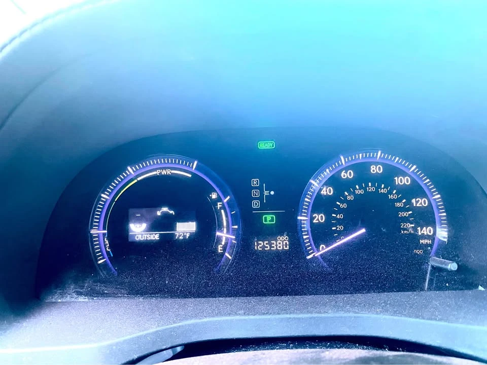 2011 Lexus HS - Image 8 of 15