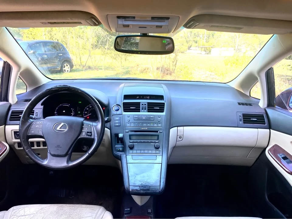 2011 Lexus HS - Image 10 of 15