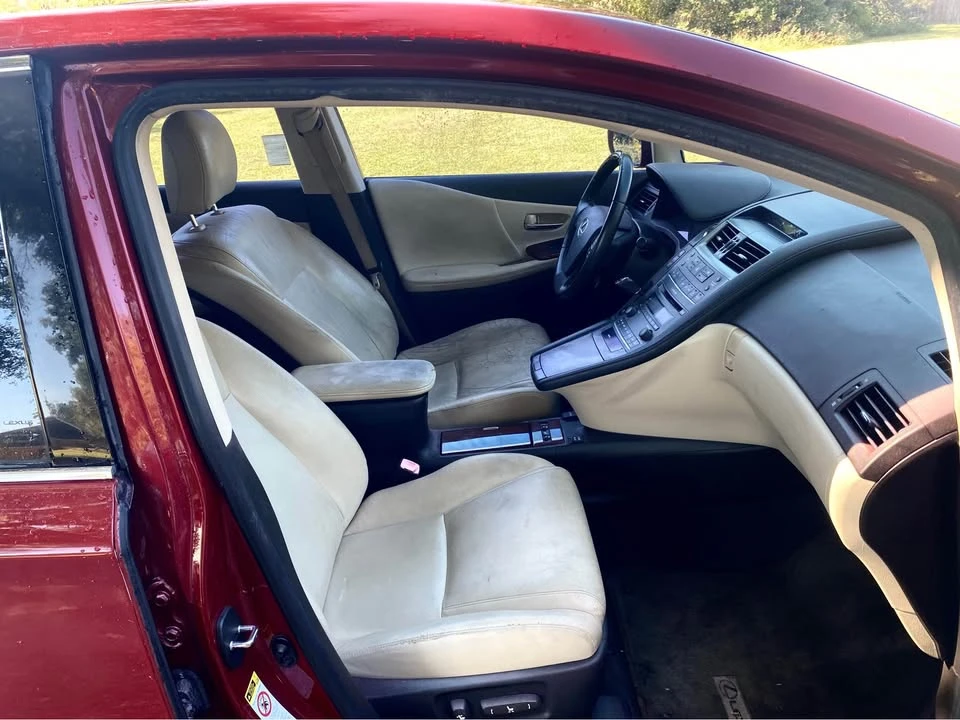 2011 Lexus HS - Image 9 of 15