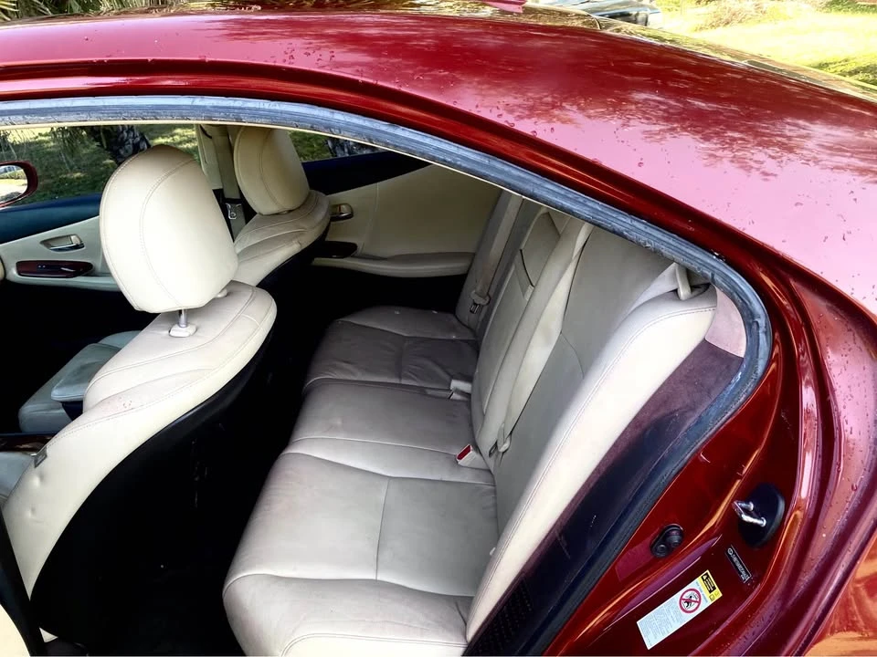 2011 Lexus HS - Image 9 of 15