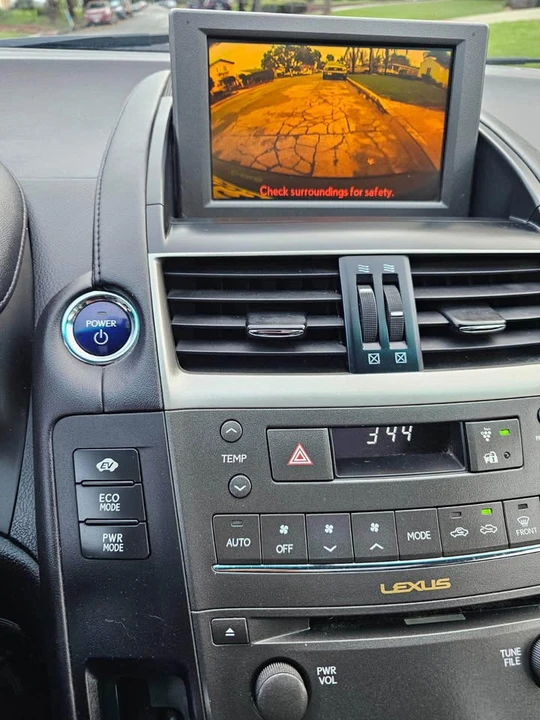 2011 Lexus HS - Image 9 of 13