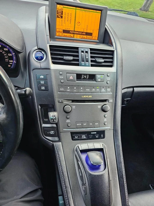 2011 Lexus HS - Image 6 of 13