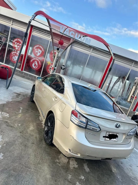 2011 Lexus HS - Image 12 of 18