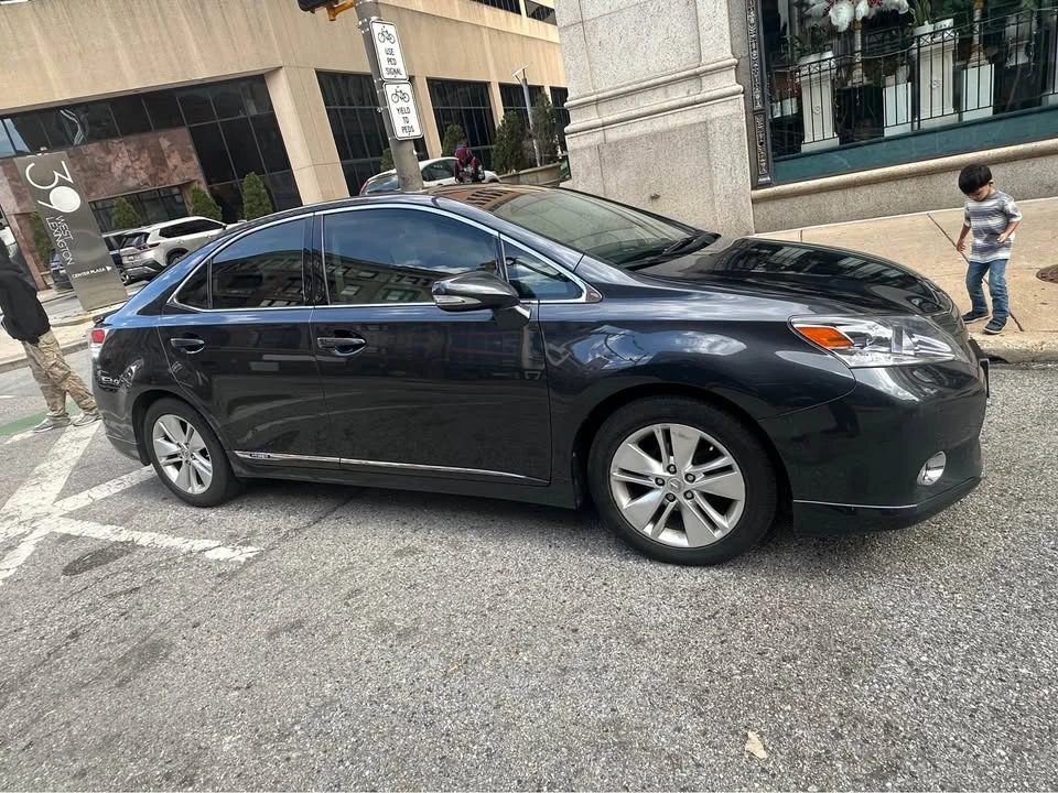 2011 Lexus HS - Image 4 of 13