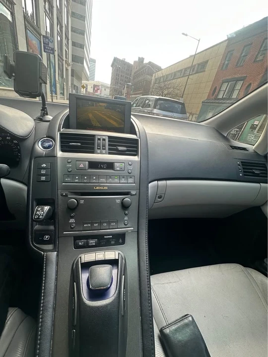 2011 Lexus HS - Image 2 of 13