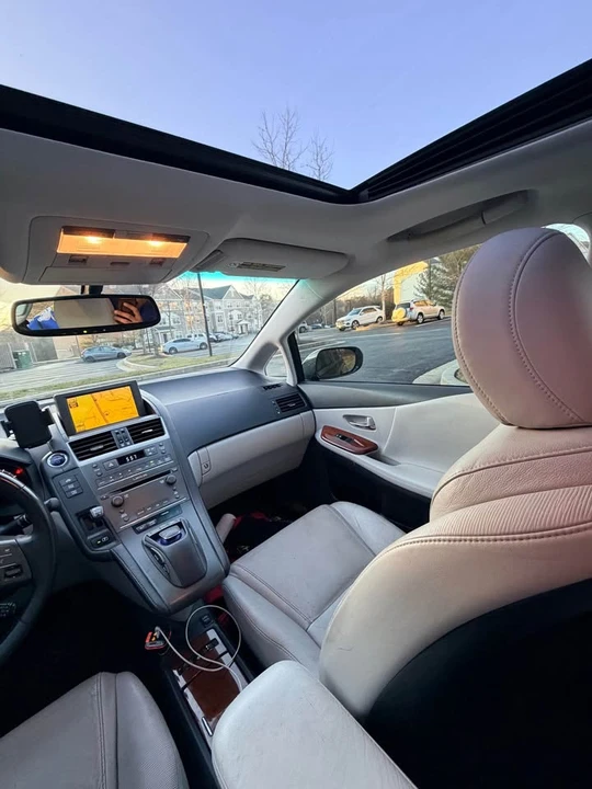 2011 Lexus HS - Image 14 of 18
