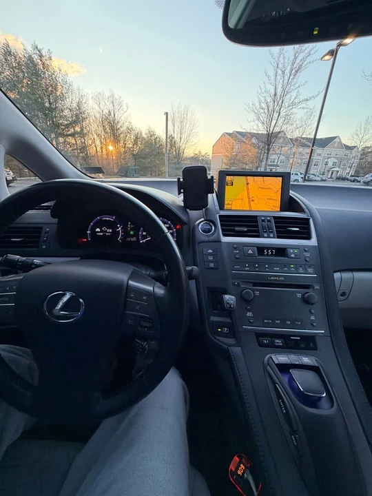 2011 Lexus HS - Image 15 of 18