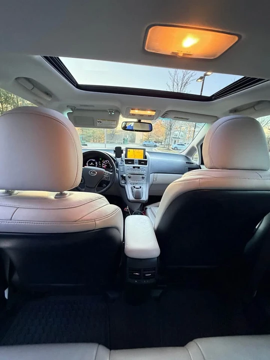2011 Lexus HS - Image 13 of 18