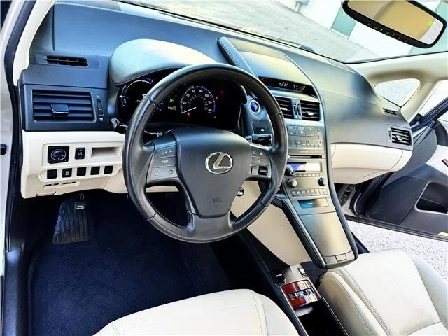 2011 Lexus HS - Image 19 of 21