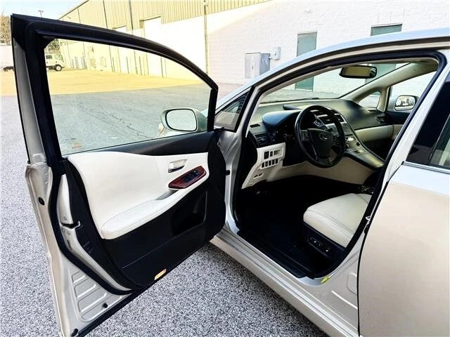 2011 Lexus HS - Image 10 of 21