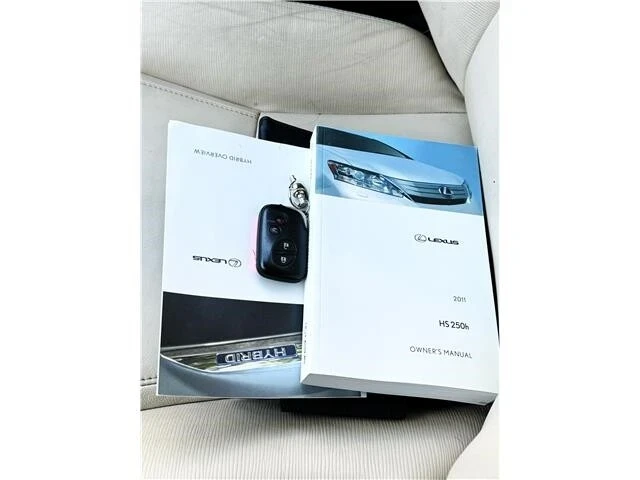 2011 Lexus HS - Image 17 of 21