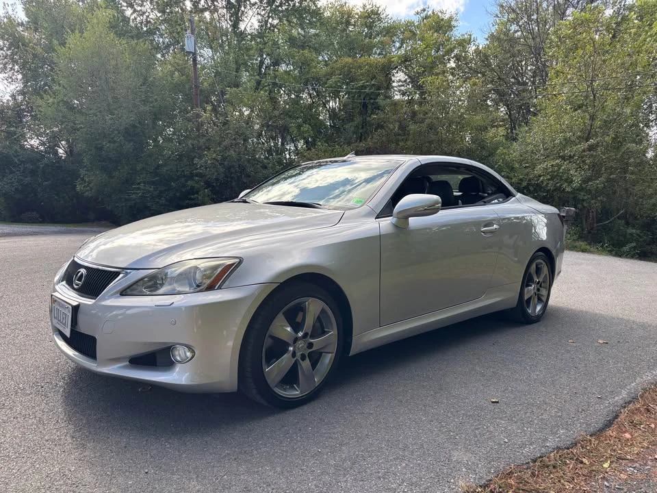 2011 Lexus IS 2nd Gen - Image 17 of 20