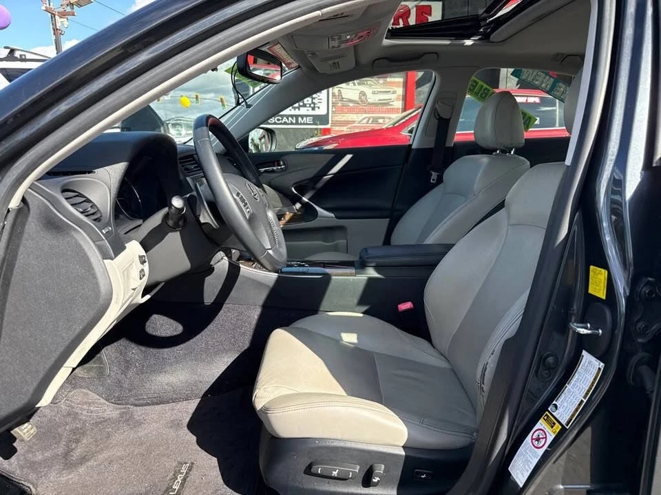 2011 Lexus IS 2nd Gen - Image 17 of 20