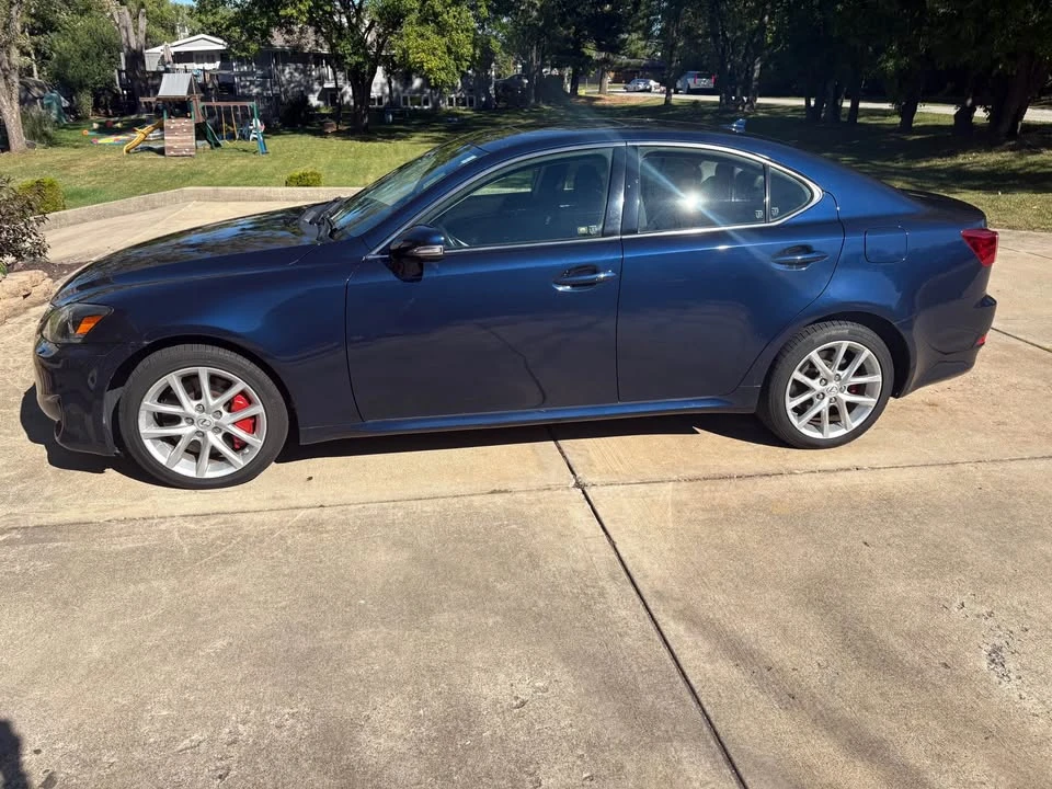 2011 Lexus IS 2nd Gen - Image 2 of 7