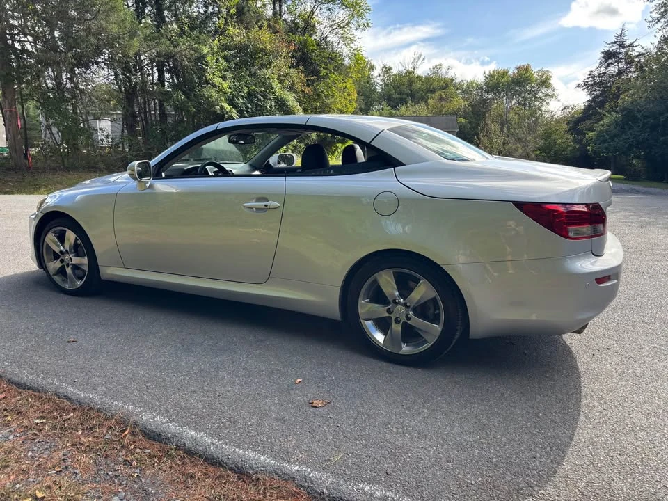 2011 Lexus IS 2nd Gen - Image 18 of 20