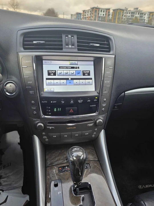 2011 Lexus IS 2nd Gen - Image 15 of 20
