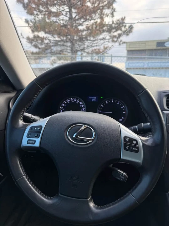 2011 Lexus IS 2nd Gen - Image 18 of 20