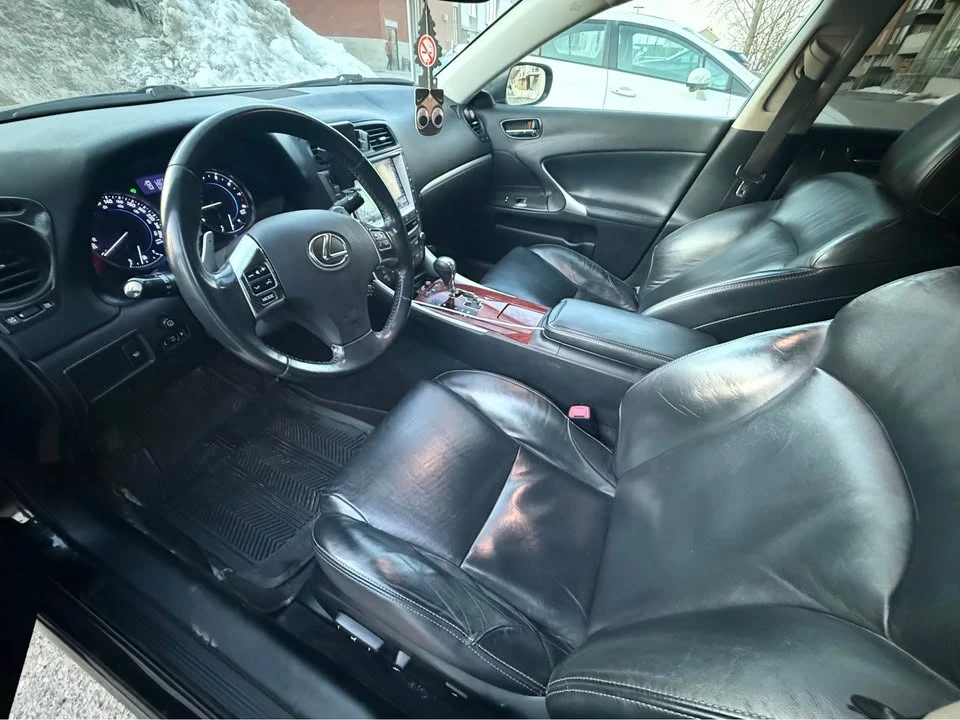 2011 Lexus IS 2nd Gen - Image 14 of 18