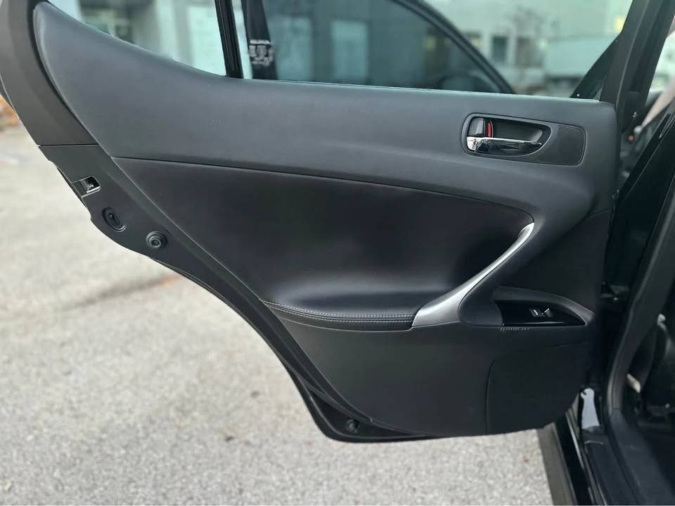 2011 Lexus IS 2nd Gen - Image 17 of 20