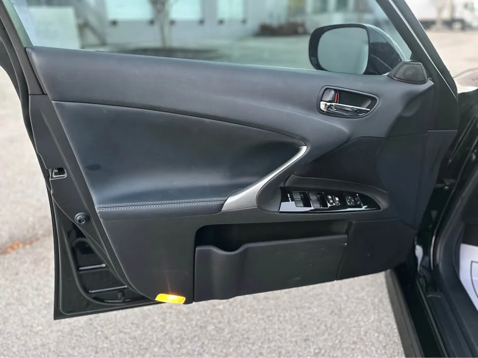 2011 Lexus IS 2nd Gen - Image 15 of 20