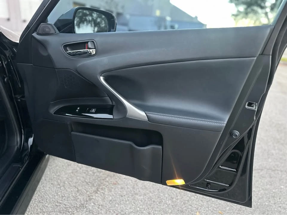 2011 Lexus IS 2nd Gen - Image 16 of 20