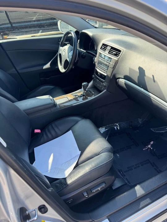 2011 Lexus IS 2nd Gen - Image 15 of 17