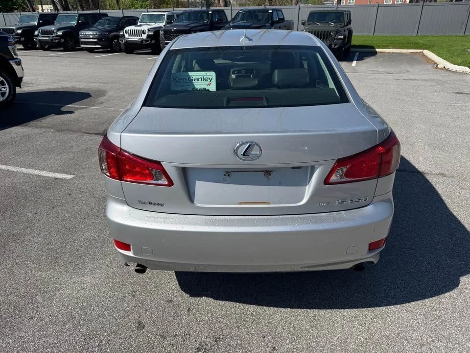 2011 Lexus IS 2nd Gen - Image 10 of 17