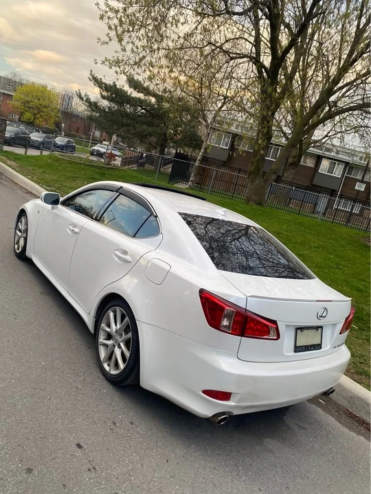 2011 Lexus IS 2nd Gen - Image 5 of 10