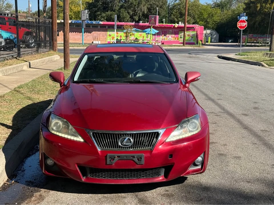 2011 Lexus IS 2nd Gen - Image 10 of 15