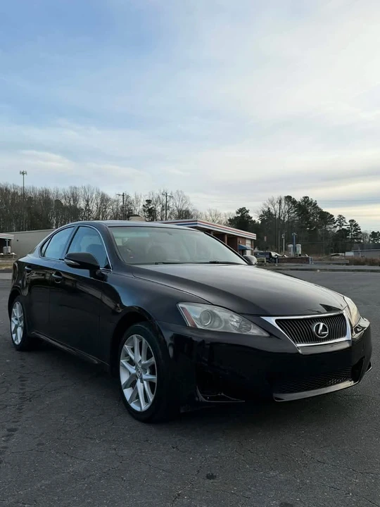 2011 Lexus IS 2nd Gen - Image 8 of 12