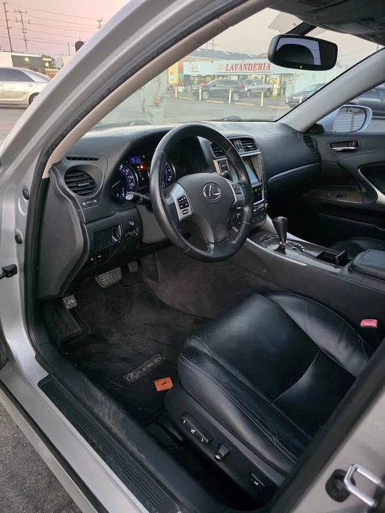 2011 Lexus IS 2nd Gen - Image 5 of 11