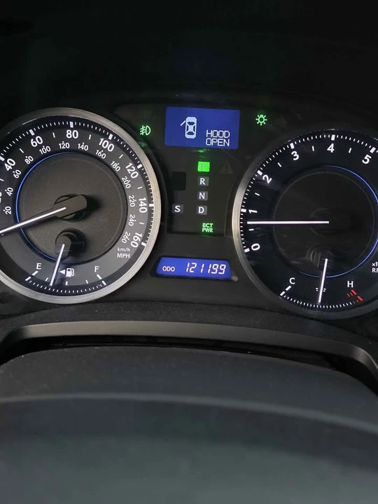 2011 Lexus IS 2nd Gen - Image 8 of 11