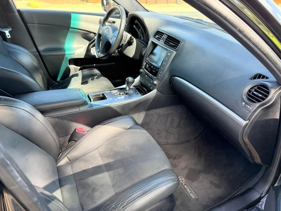 2011 Lexus IS 2nd Gen - Image 16 of 18