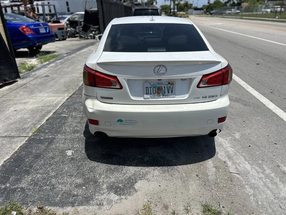 2011 Lexus IS 2nd Gen - Image 8 of 12