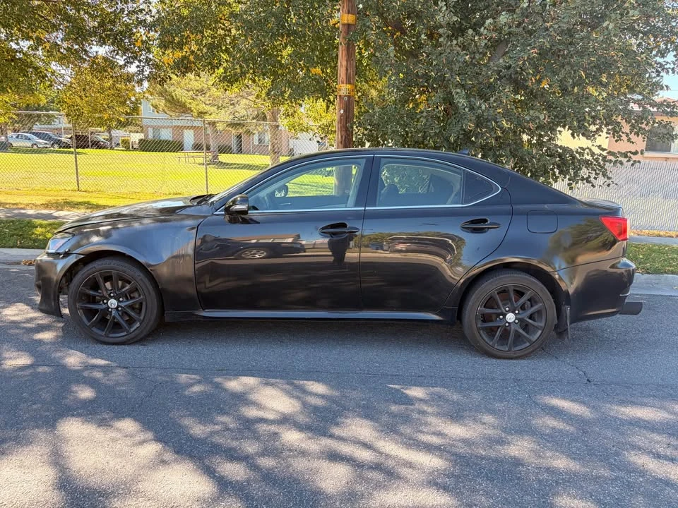 2011 Lexus IS 2nd Gen - Image 4 of 16