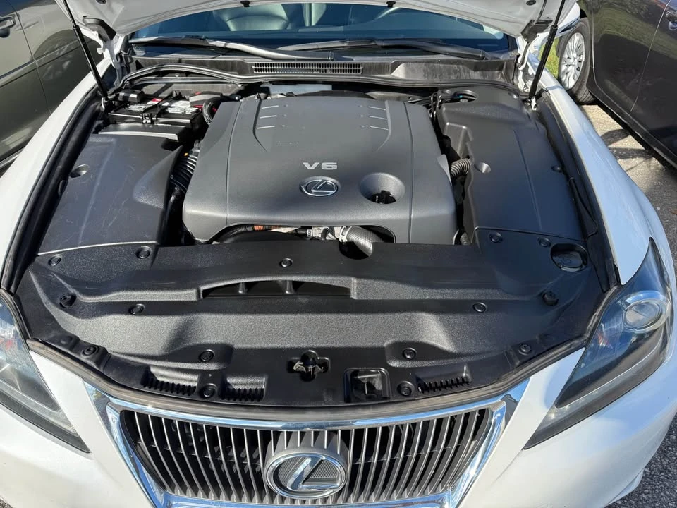2011 Lexus IS 2nd Gen - Image 15 of 18