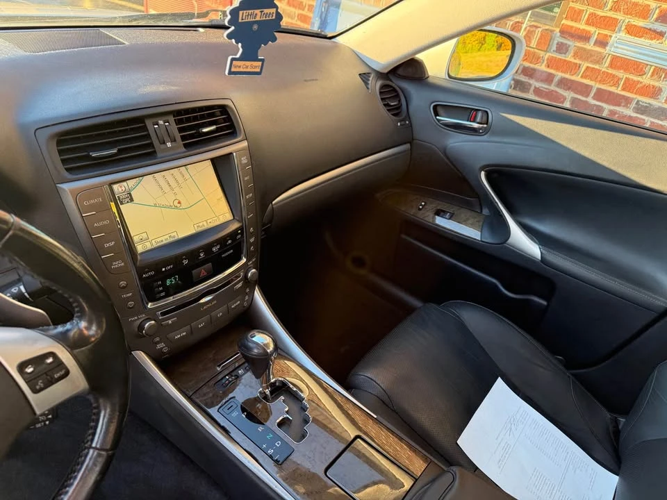 2011 Lexus IS 2nd Gen - Image 11 of 12