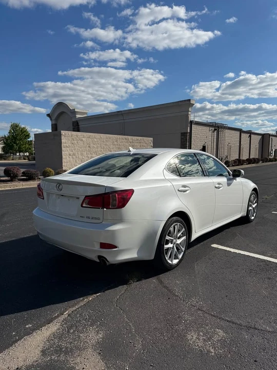 2011 Lexus IS 2nd Gen - Image 4 of 18