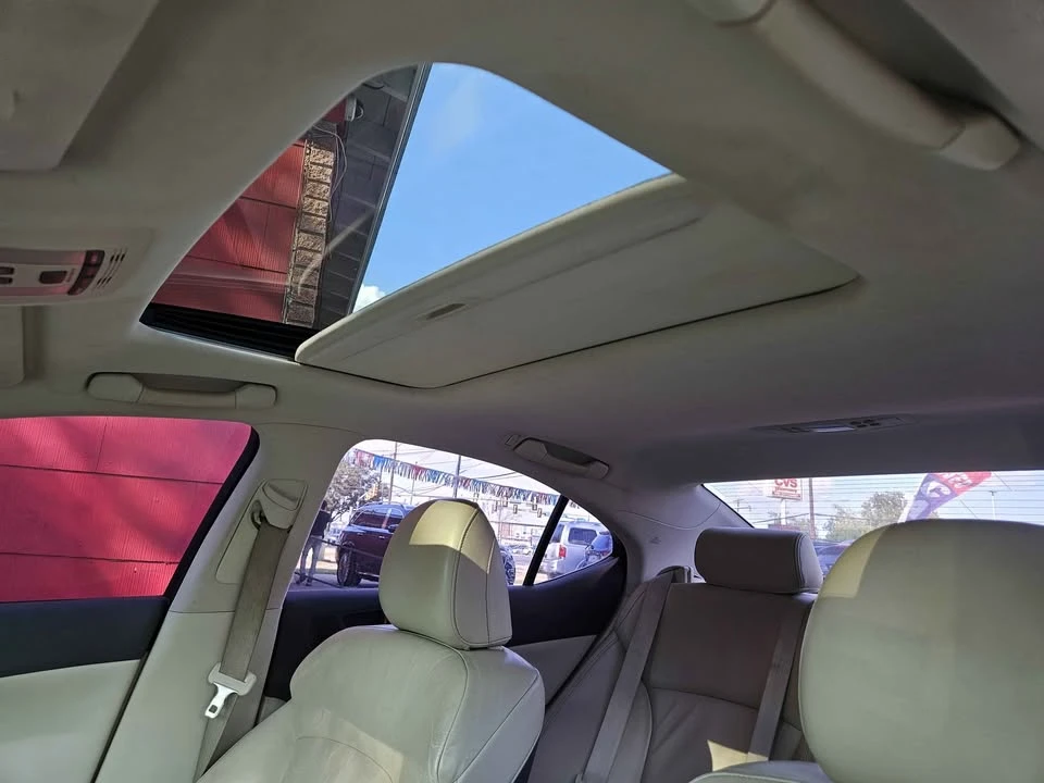 2011 Lexus IS 2nd Gen - Image 6 of 7
